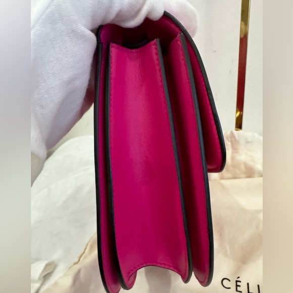 CELINE
Pink Box Leather Medium Classic Box Flap Bag (Pre-loved) with dust bag. - Picture 13 of 15